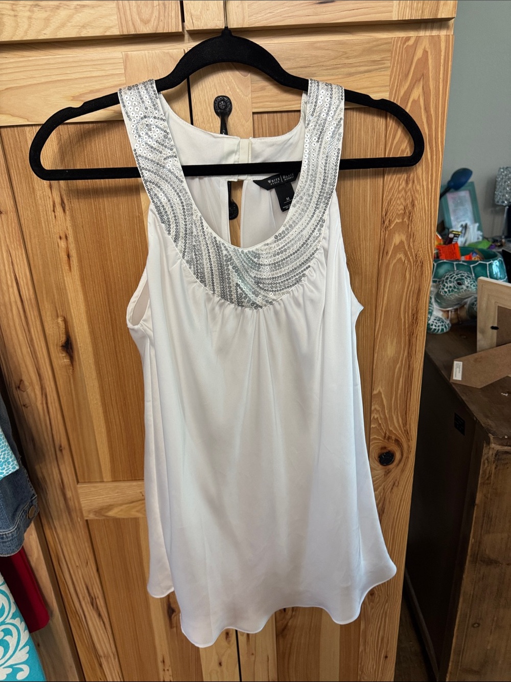 Worthington White Sleeveless Beaded Scoop Neck Tank